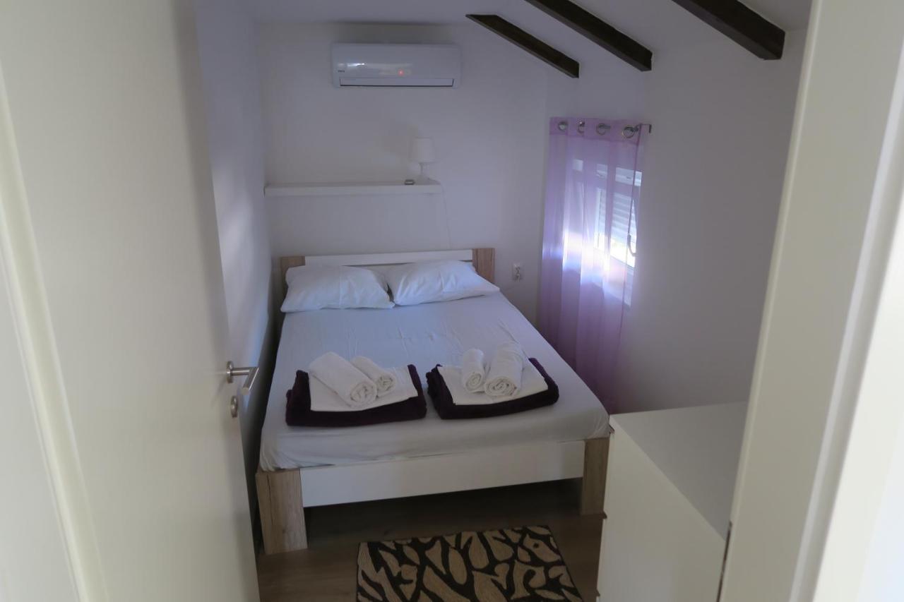 Holiday Home Ljubicic Baška Екстериор снимка