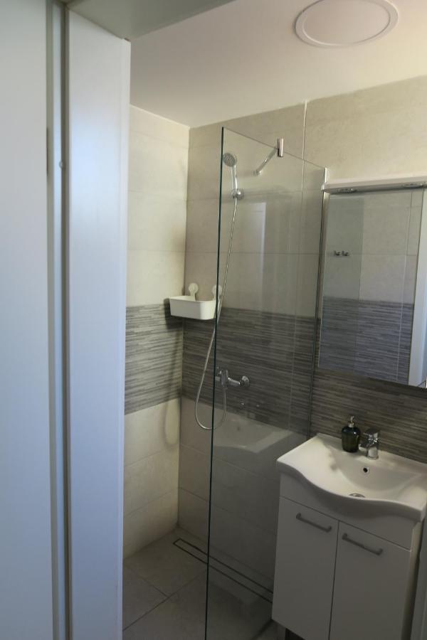 Holiday Home Ljubicic Baška Екстериор снимка