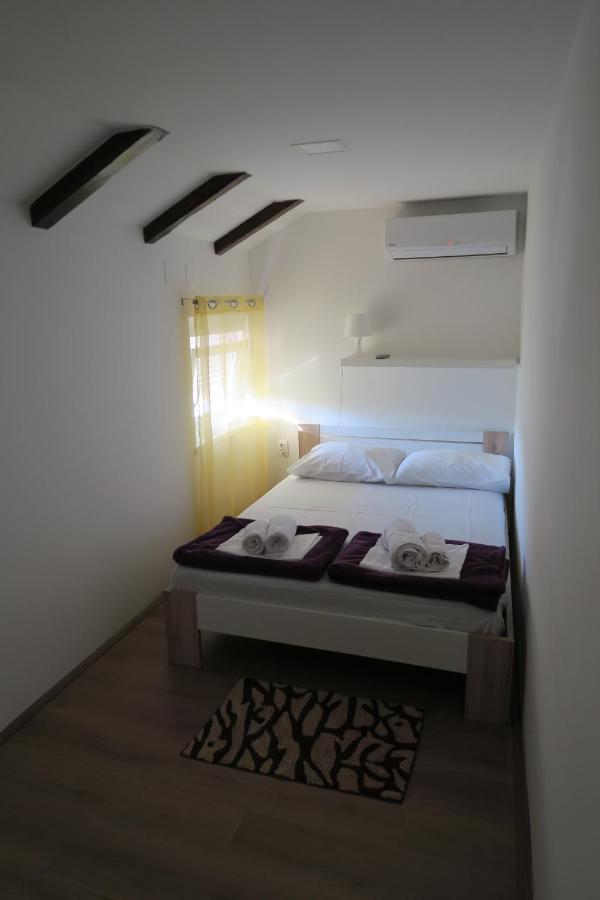 Holiday Home Ljubicic Baška Екстериор снимка