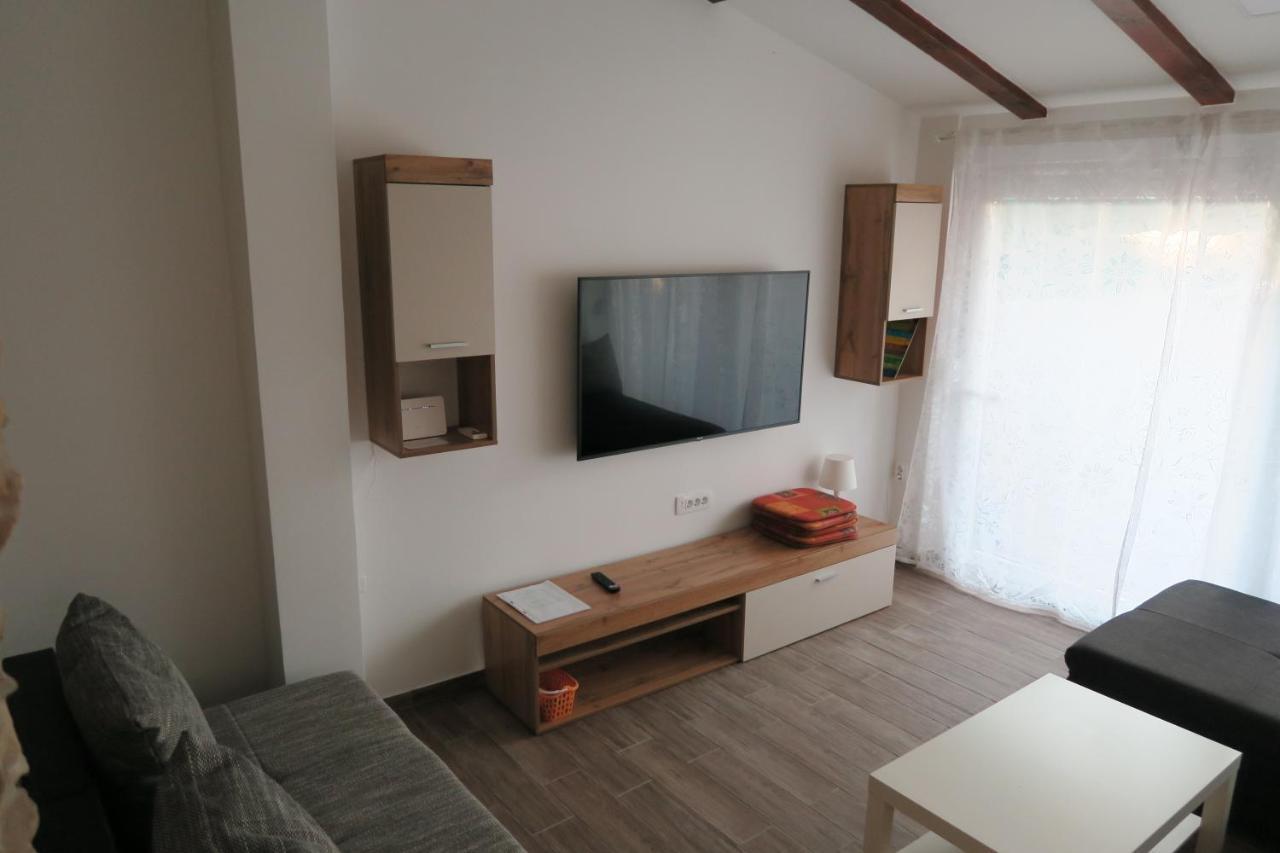 Holiday Home Ljubicic Baška Екстериор снимка
