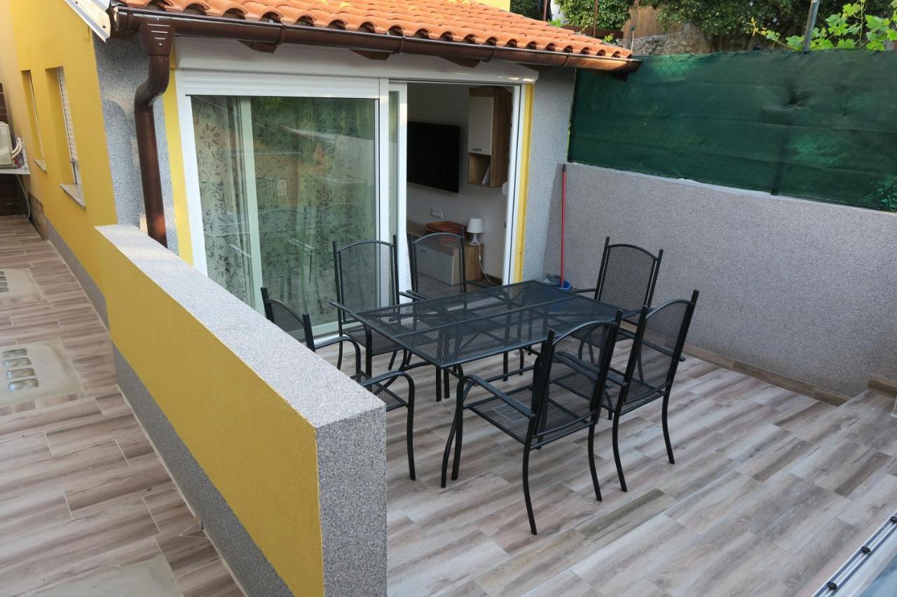 Holiday Home Ljubicic Baška Екстериор снимка