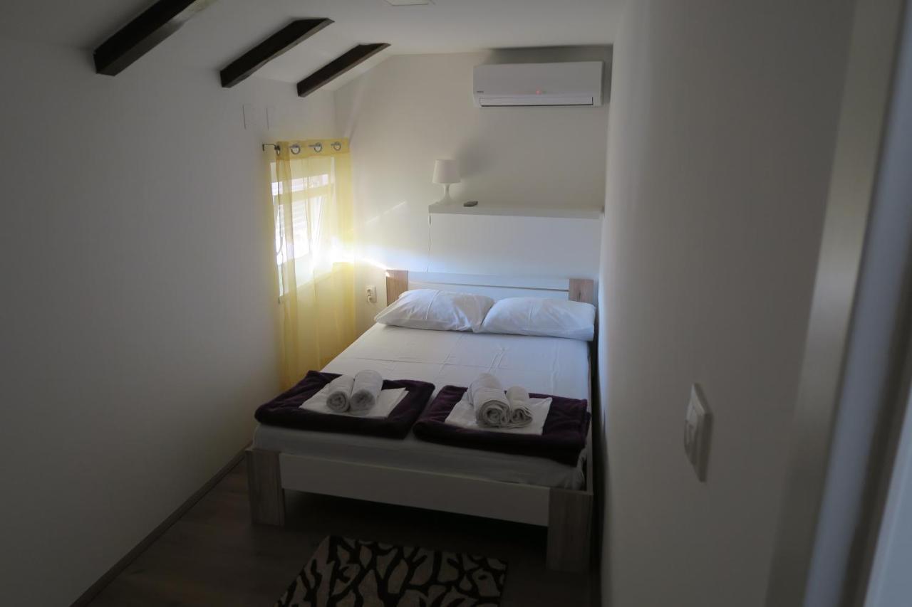 Holiday Home Ljubicic Baška Екстериор снимка